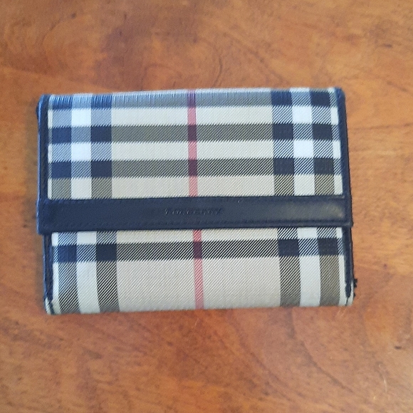 Burberry authentic Nova Check wallet - Picture 10 of 14